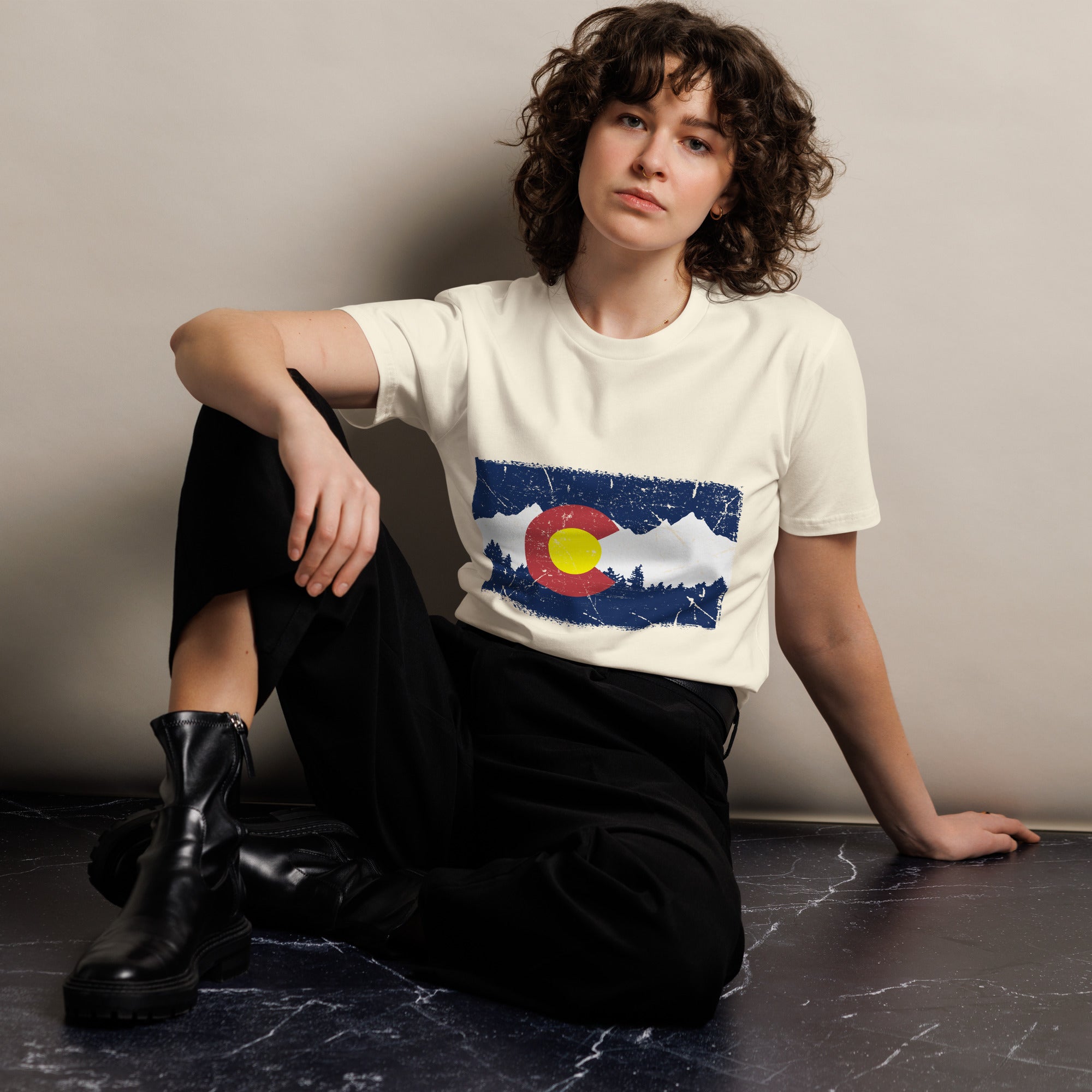 Colorado Mountain Flag Graphic Cotton T-Shirt | Gallory Hive