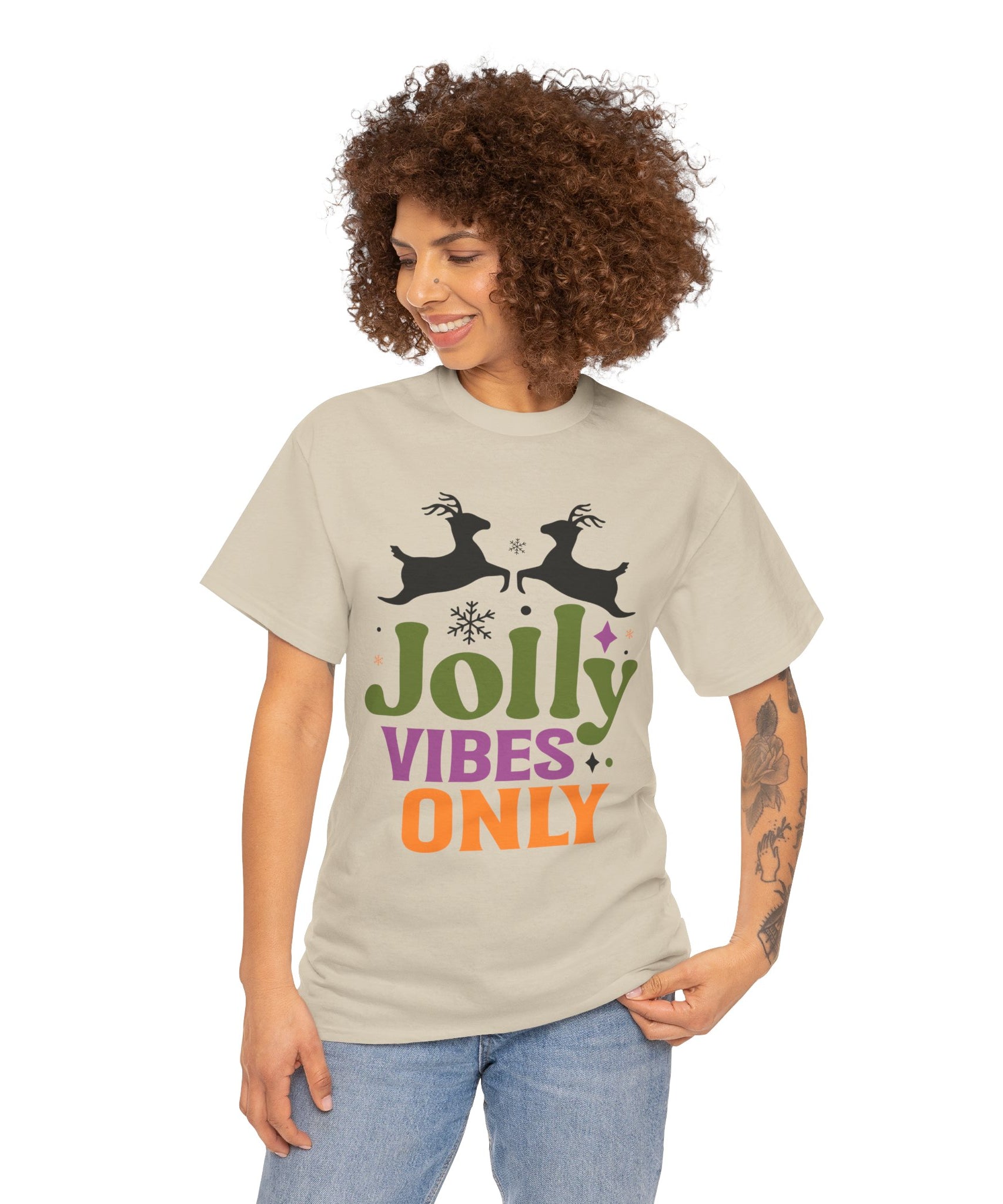Jolly Vibes Only Retro Christmas Tee | Gallory Hive