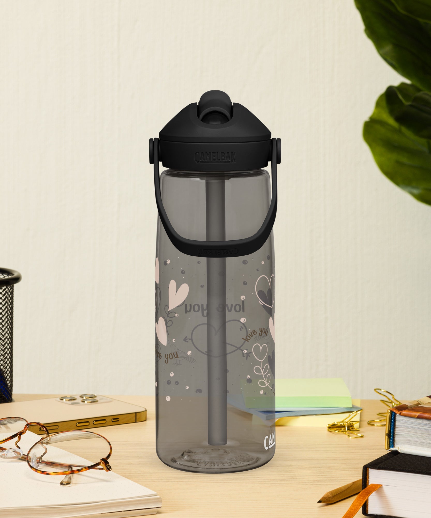 Cute Hearts Flip Straw Water Bottle | Gallory Hive