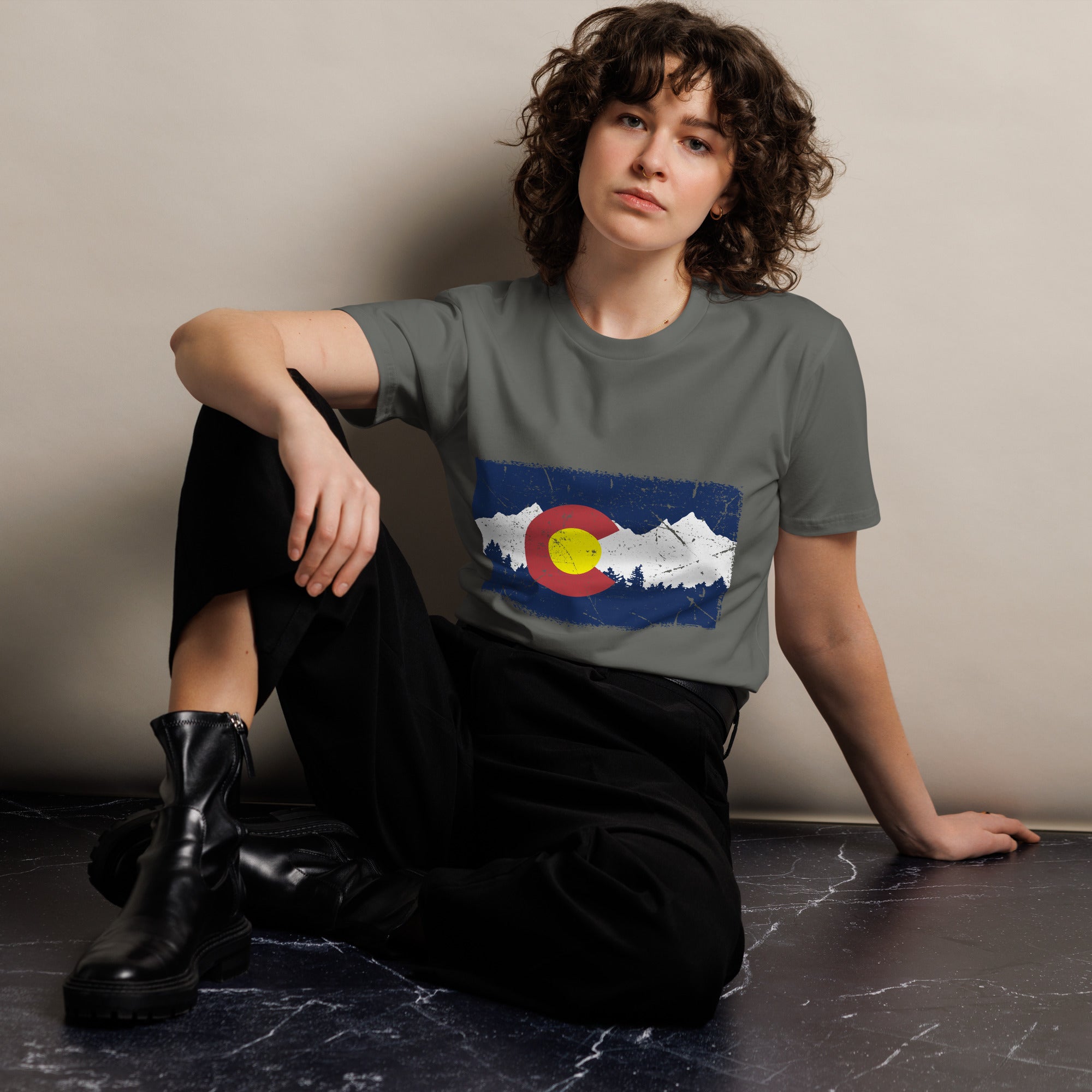 Colorado Mountain Flag Graphic Cotton T-Shirt | Gallory Hive